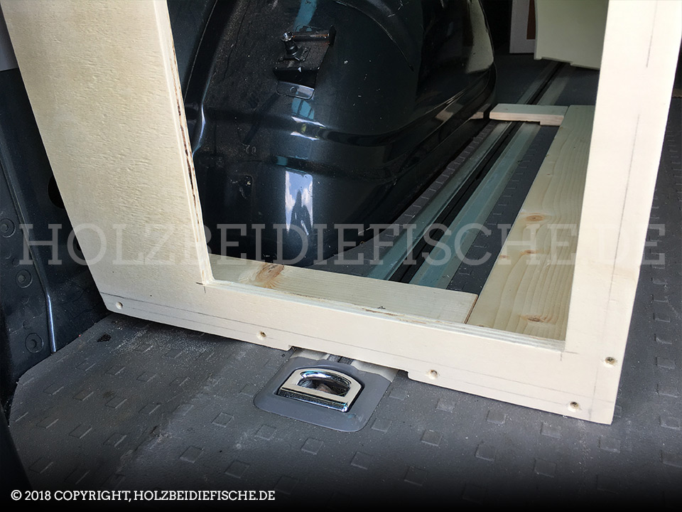 vw-bus-innenausbau-schrank-hinten-zuschnitt-03