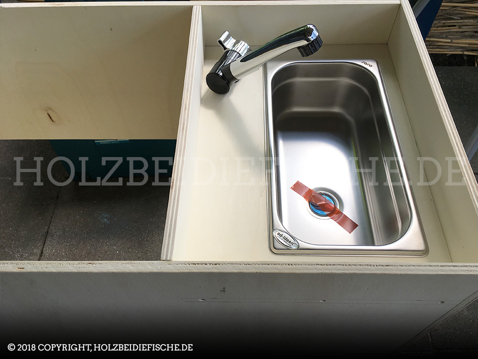 vw-bus-innenausbau-schrank-waschbecken-zusammenbau-07