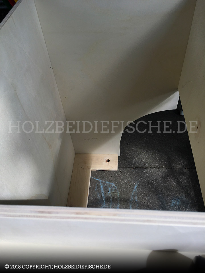 vw-bus-innenausbau-schrank-waschbecken-zusammenbau-12